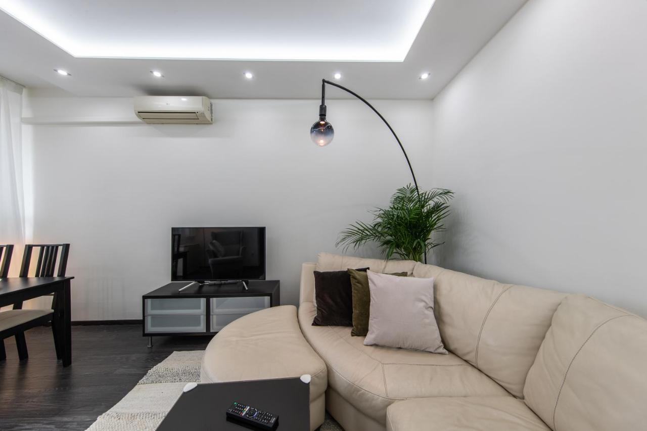 Spacious 3-Room Apartment With Free Parking บูดาเปสต์ ภายนอก รูปภาพ